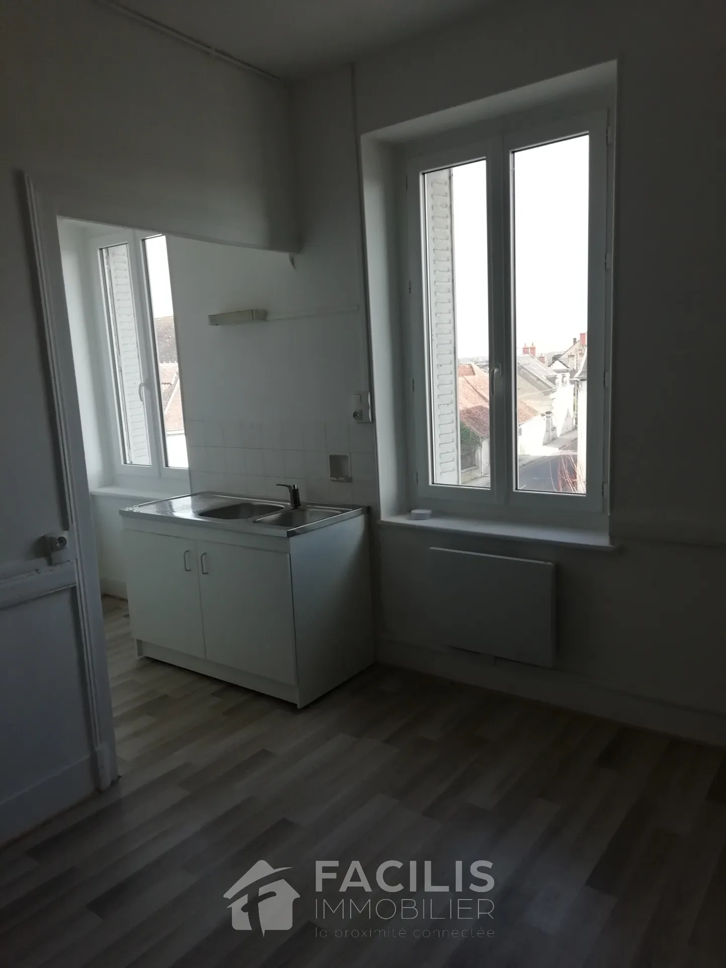 Immeuble de rapport ! Un appartement, plein centre ville !! 