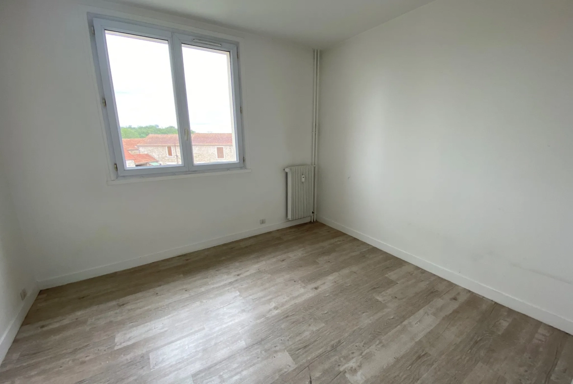 Appartement 4 pièces à vendre à Sainte Geneviève des Bois 