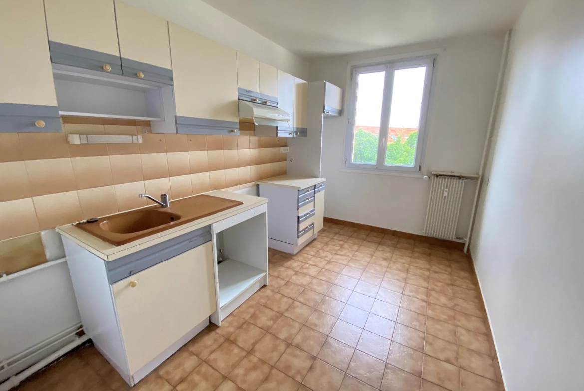 Appartement 4 pièces à vendre à Sainte Geneviève des Bois 