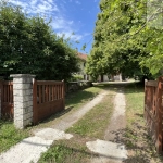 Maison en pierre de 200 m2 au sol sur 1600 m2 de terrain au cœur de la région des lacs.