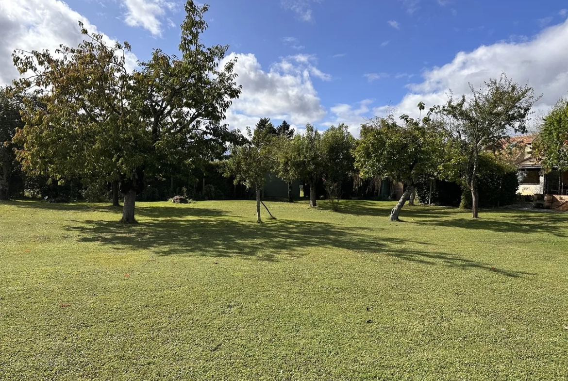 Maison Briarde à Donnemarie Dontilly avec Jardin et Vue Panoramique 