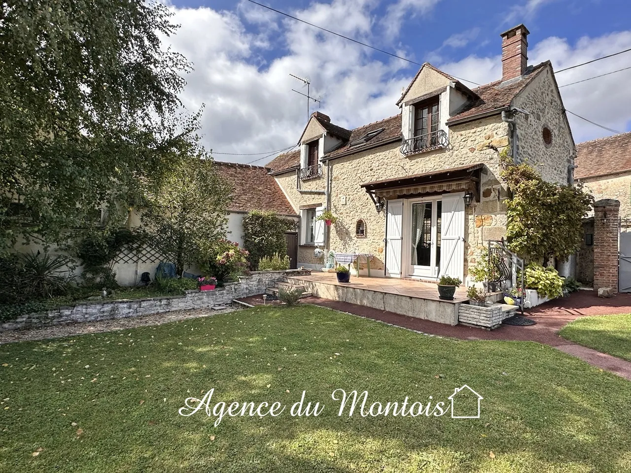 Maison Briarde à Donnemarie Dontilly avec Jardin et Vue Panoramique 