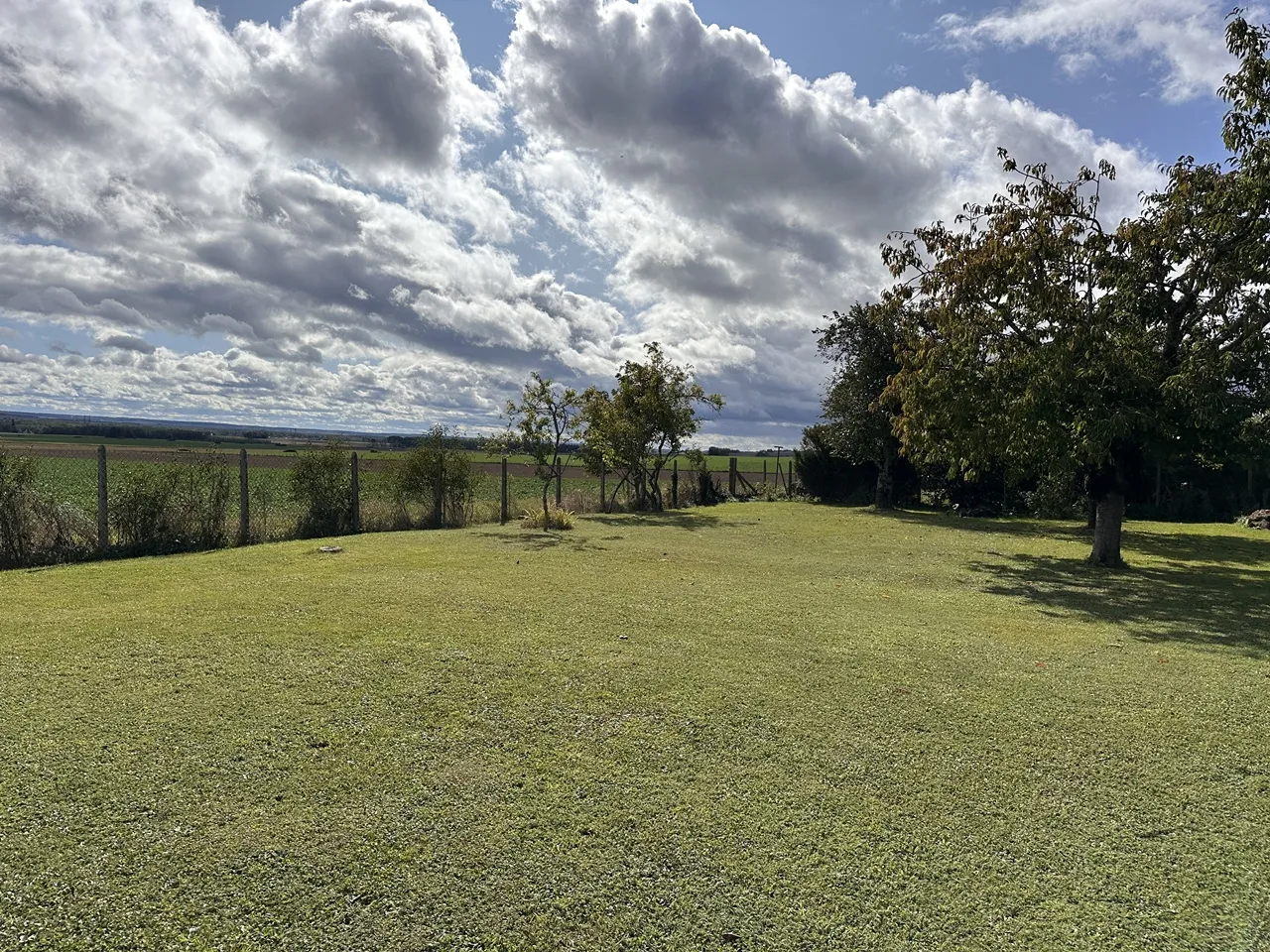 Maison Briarde à Donnemarie Dontilly avec Jardin et Vue Panoramique 