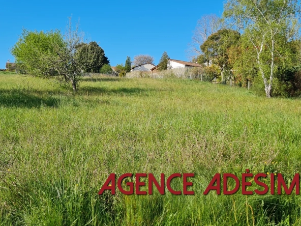 Terrain de 1961m2 à Lézat-Sur-Lèze