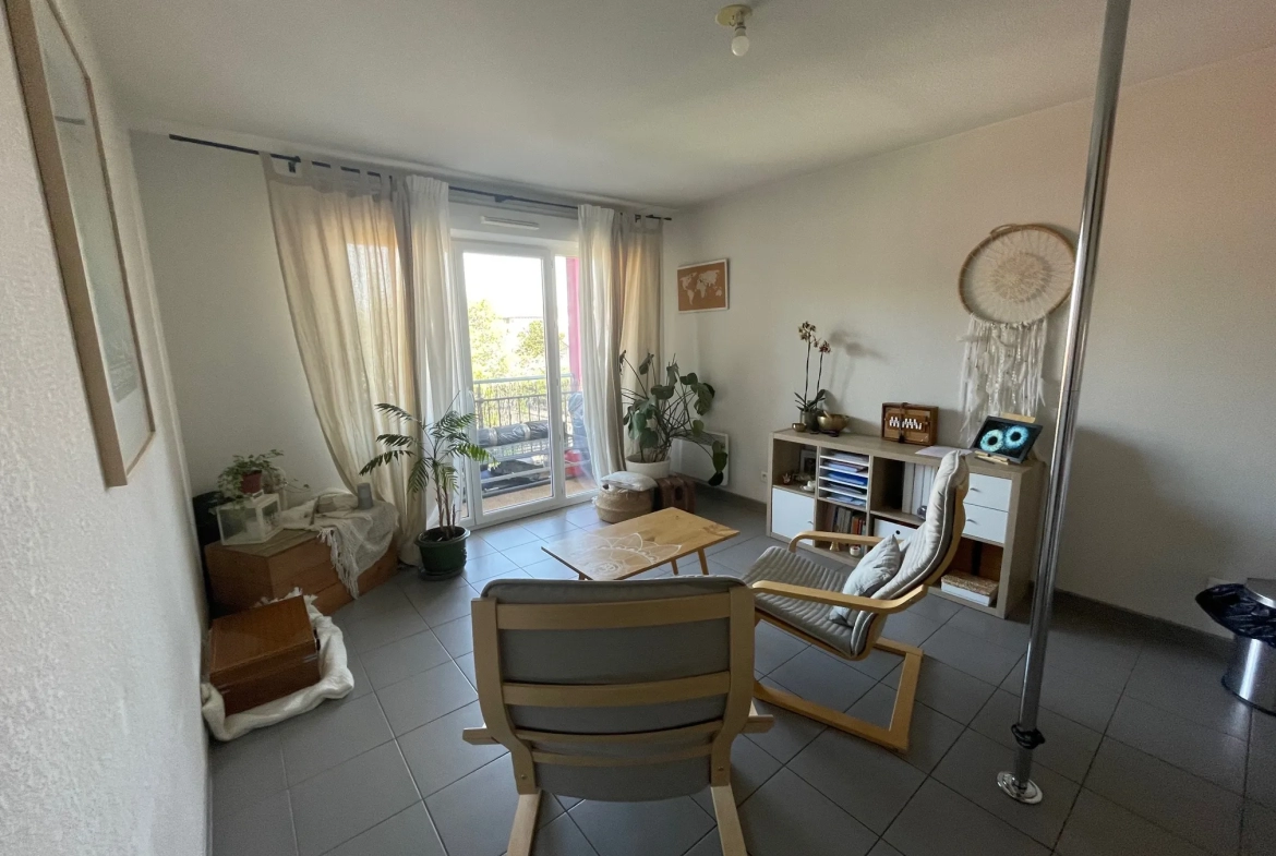 Appartement T2 avec balcon et parking 