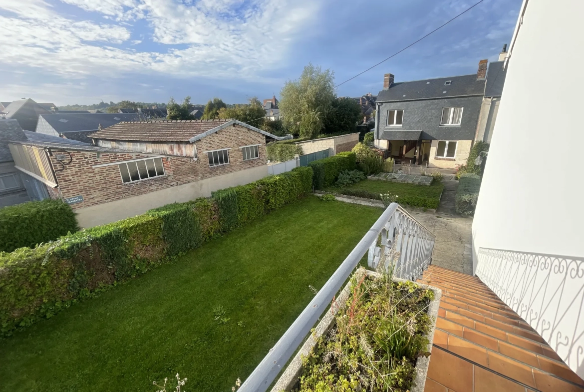 Maison de ville avec petite maison en annexe à Livarot 