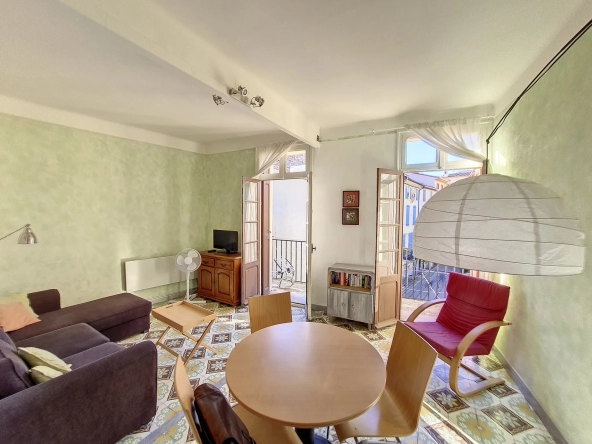 Appartement avec balcon à Arles sur tech