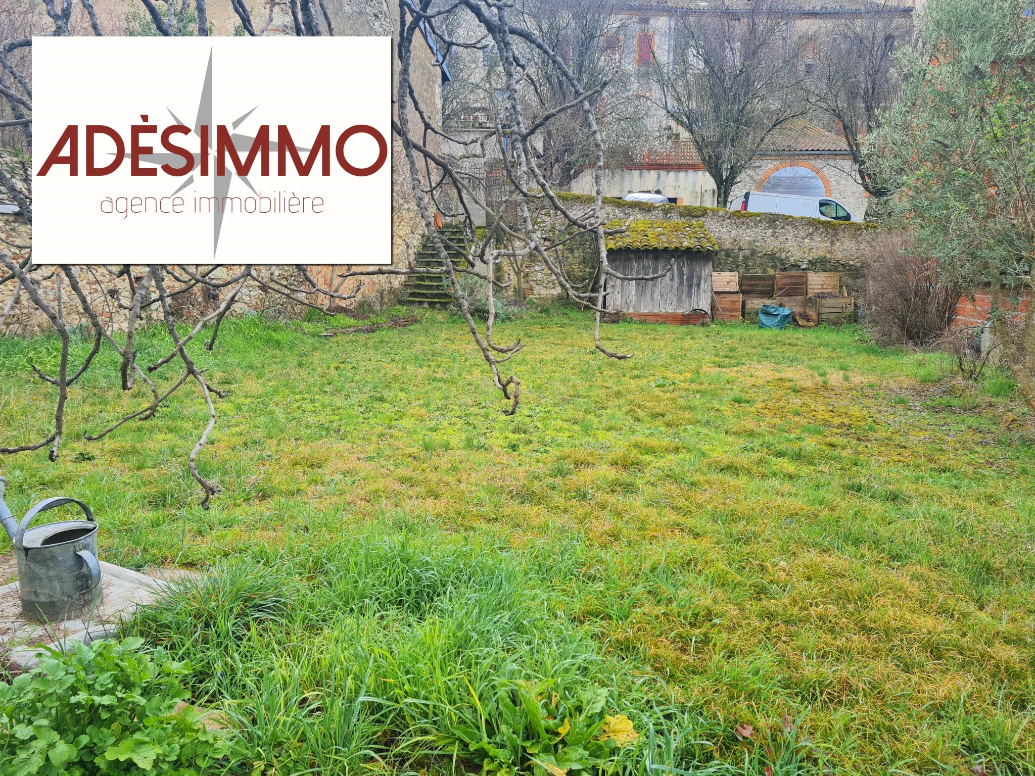 Terrain à bâtir de 300m2 à St Sulpice sur Leze 