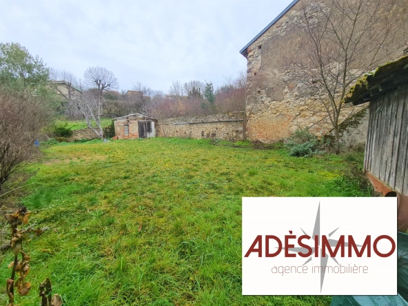 Terrain à bâtir de 300m2 à St Sulpice sur Leze