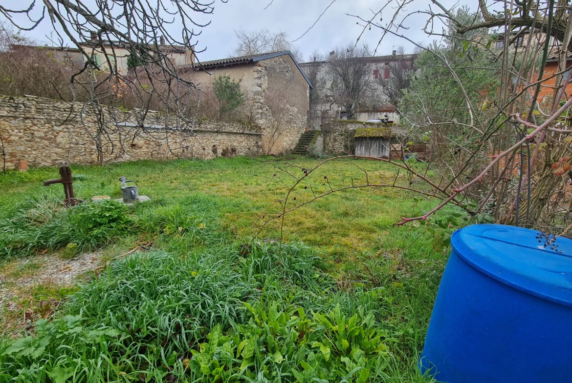 Terrain à bâtir de 300m2 à St Sulpice sur Leze 