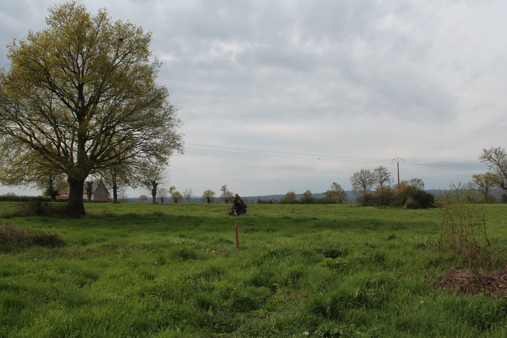 Maison avec grande grange sur terrain avec vue dégagée 