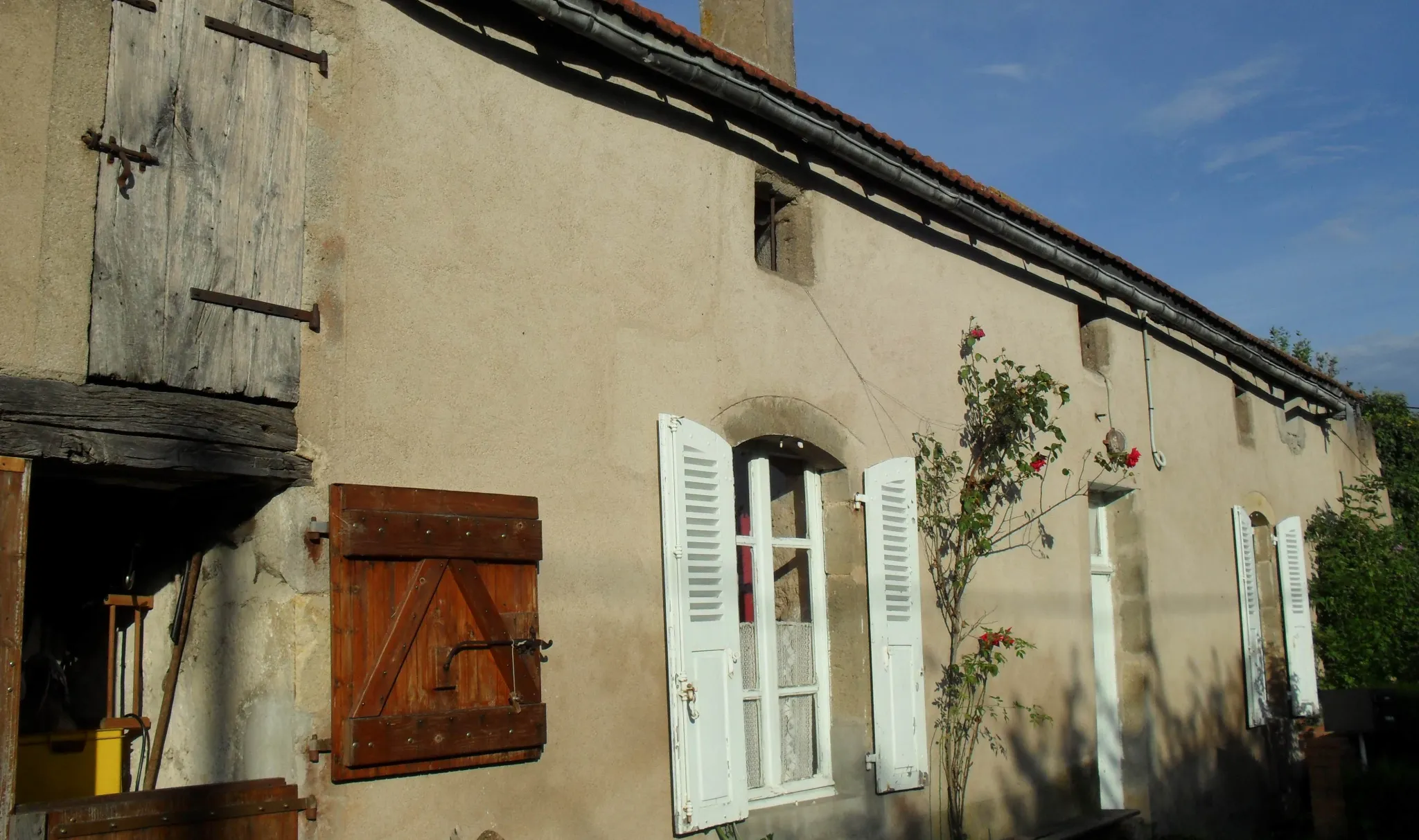 Maison avec grande grange sur terrain avec vue dégagée 