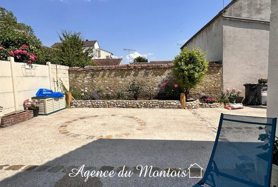 Maison de village à Donnemarie Dontilly avec 3 chambres 