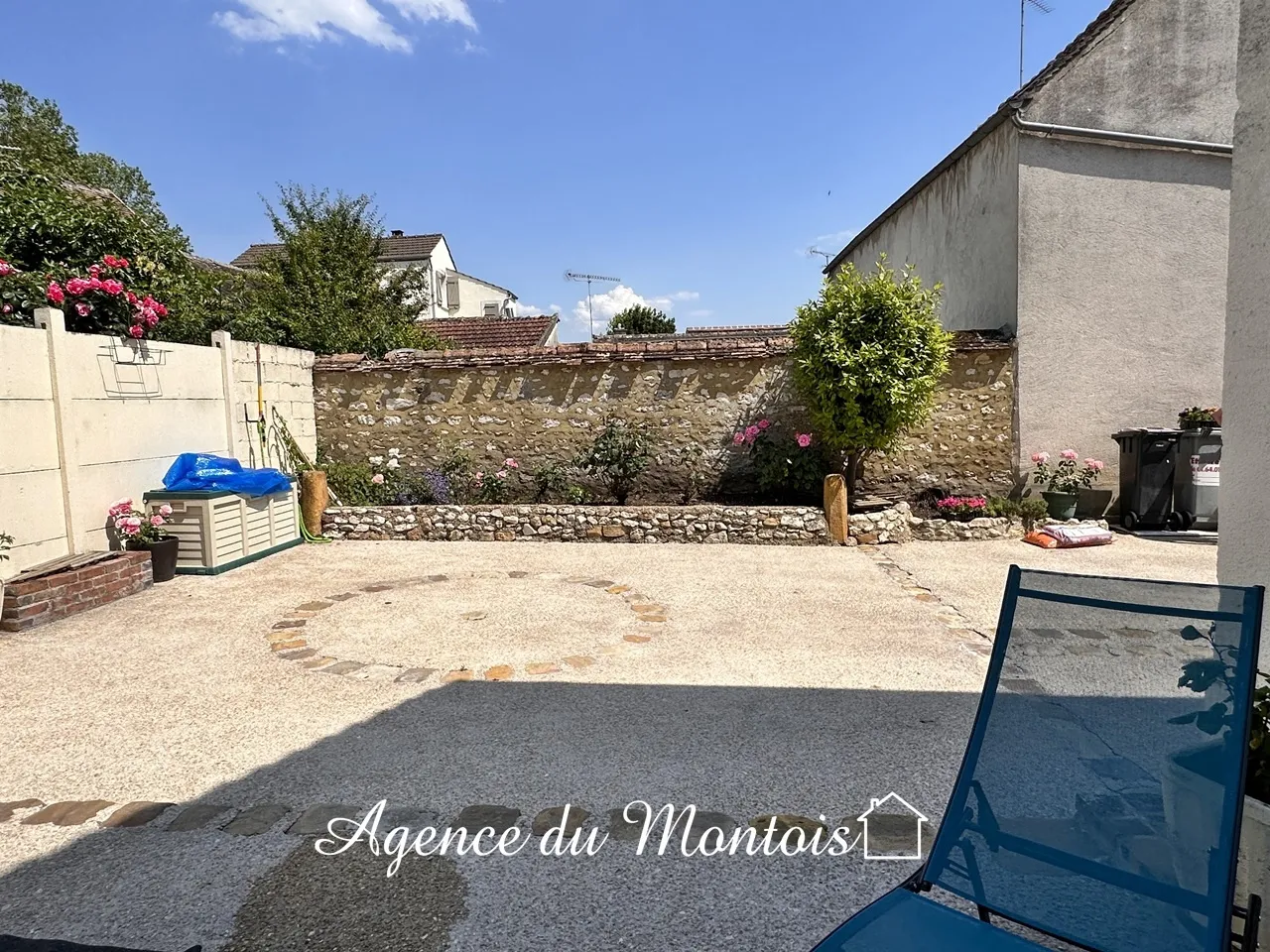 Maison de village à Donnemarie Dontilly avec 3 chambres 