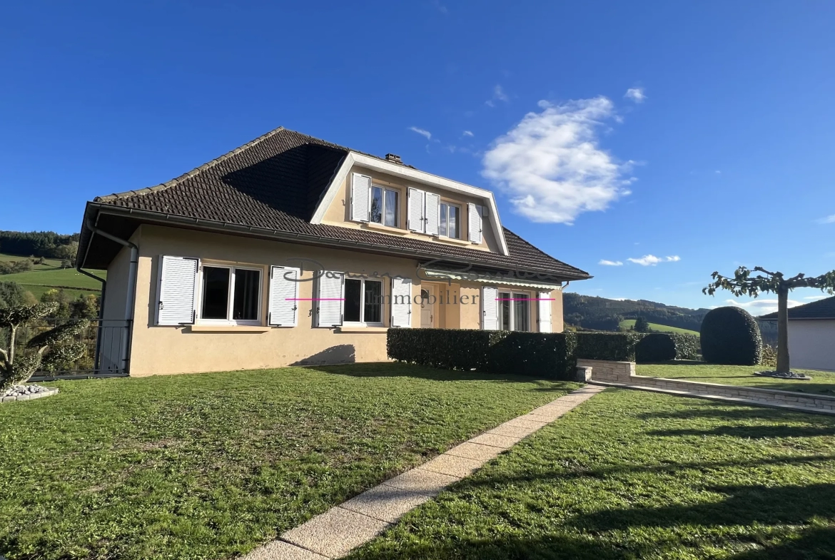 Vente - Magnifique villa avec terrain à Bourg de Thizy 