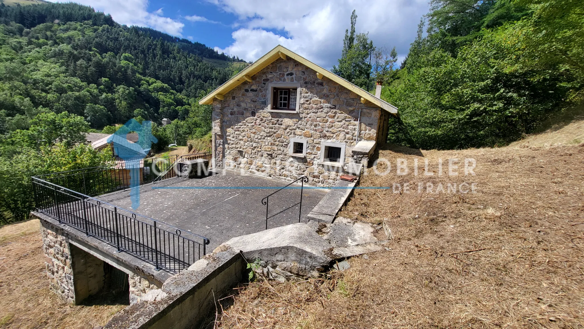 Maison Ardéchoise en Pierre à Réaménager à Chanéac (07310) 