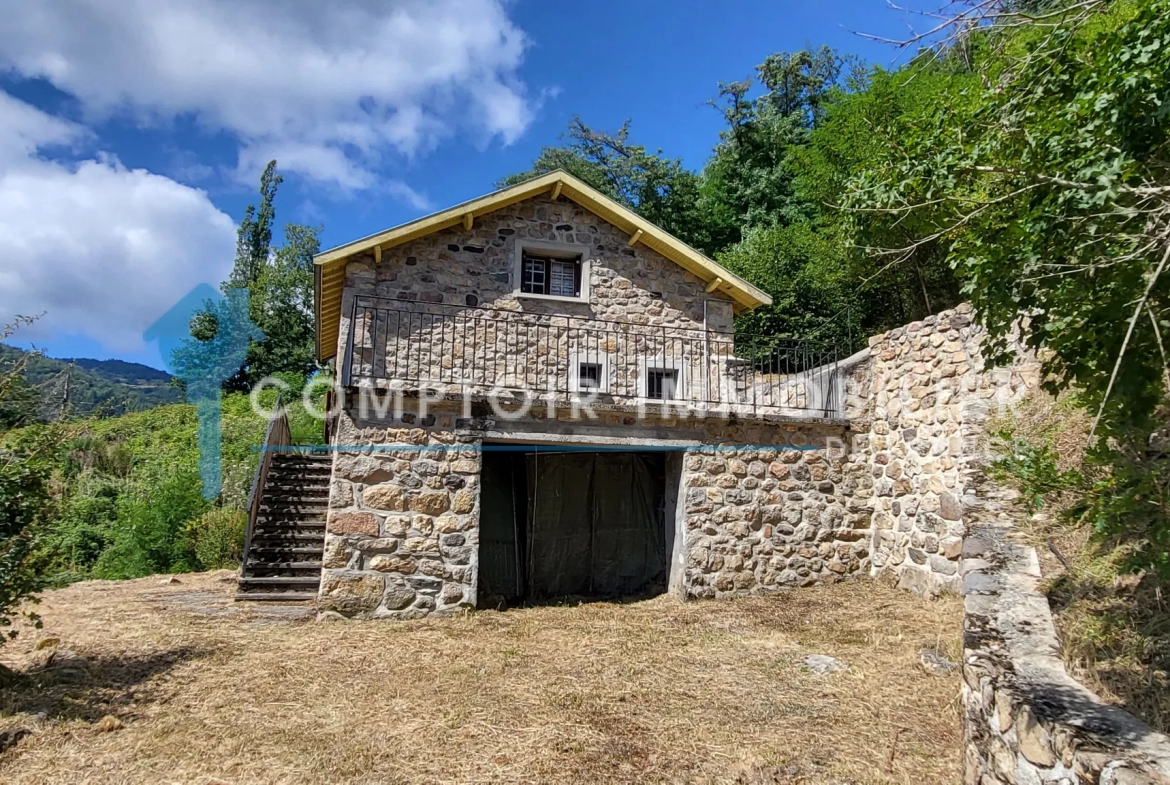 Maison Ardéchoise en Pierre à Réaménager à Chanéac (07310) 