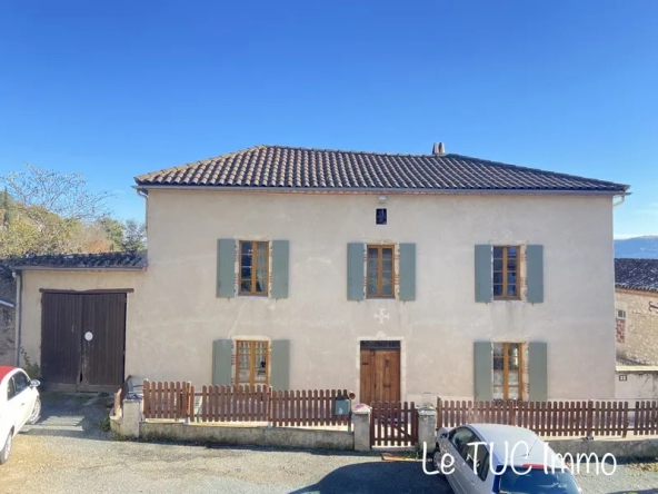 Maison pierre avec un gîte dans un village à Penne d'Agenais