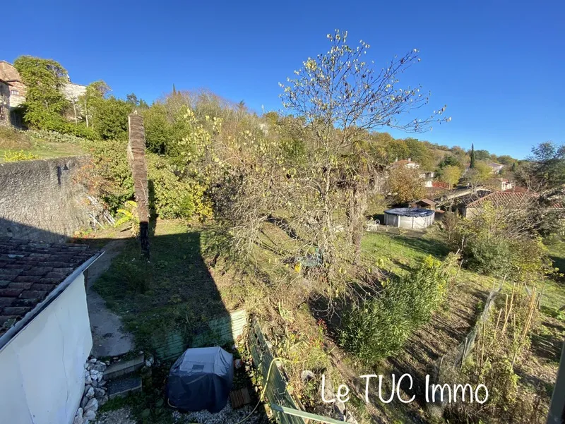 Maison pierre avec un gîte dans un village à Penne d'Agenais 