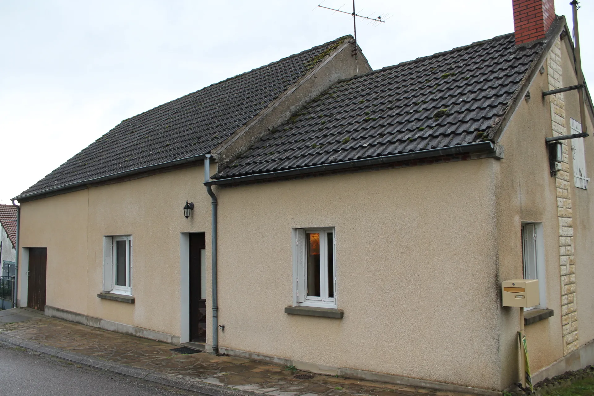 Maison d'habitation avec jardin et étang à Couleuvre 