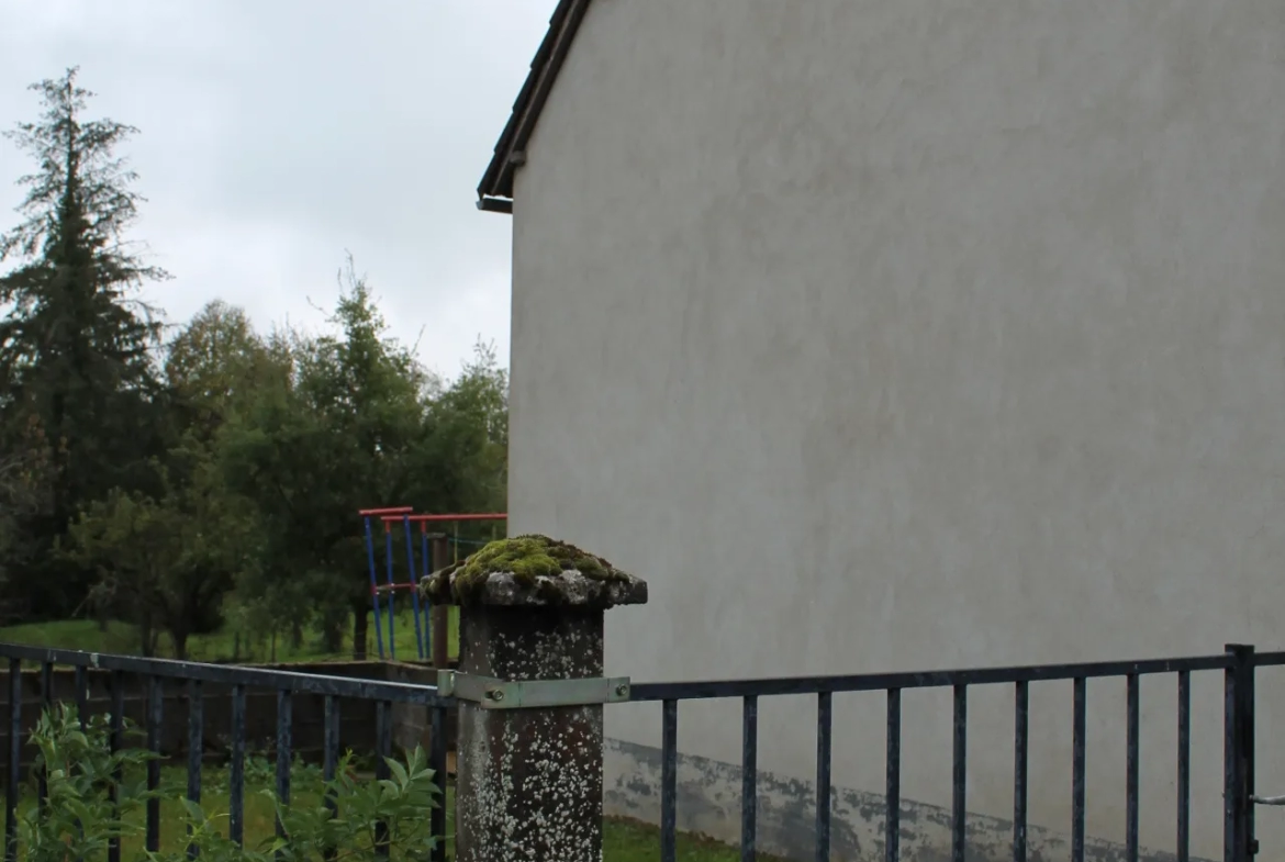 Maison d'habitation avec jardin et étang à Couleuvre 