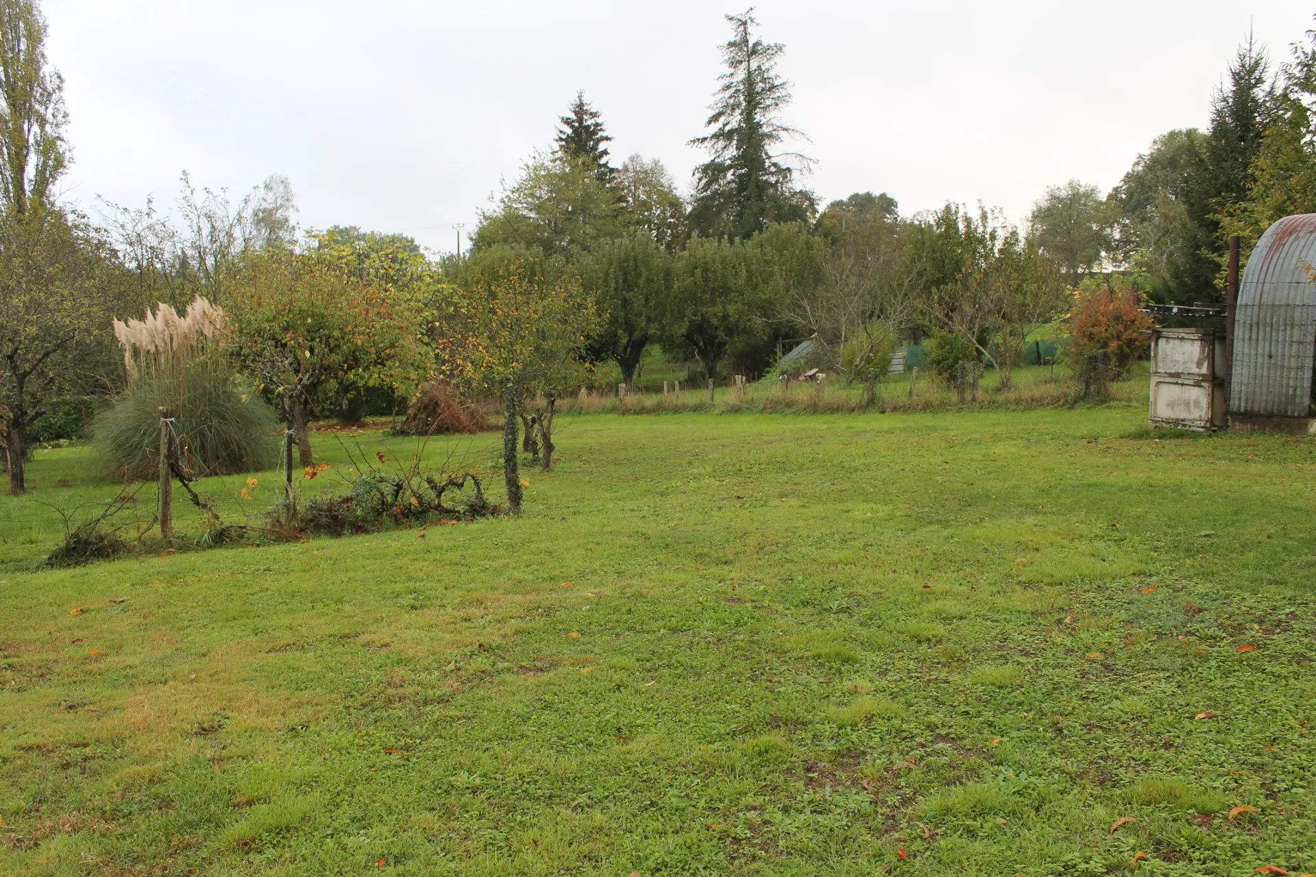 Maison d'habitation avec jardin et étang à Couleuvre 