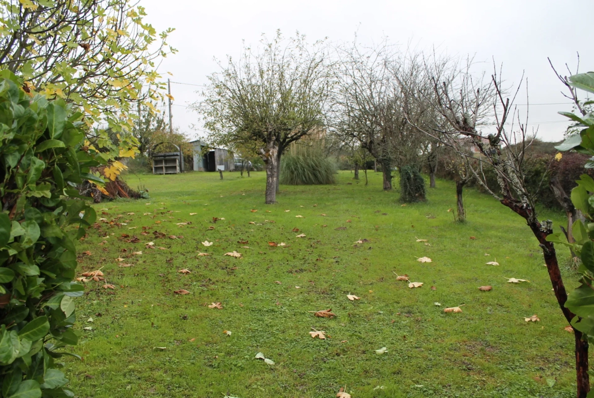 Maison d'habitation avec jardin et étang à Couleuvre 