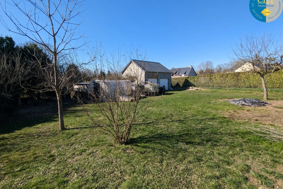 Terrain à bâtir à Plélan-Le-Grand (35) - Exposé sud avec double garage 