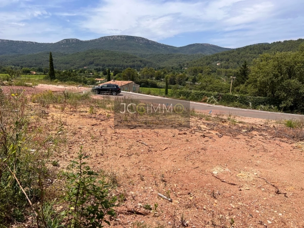 Terrain viabilisé 300m2 à Cuers (La Foux)