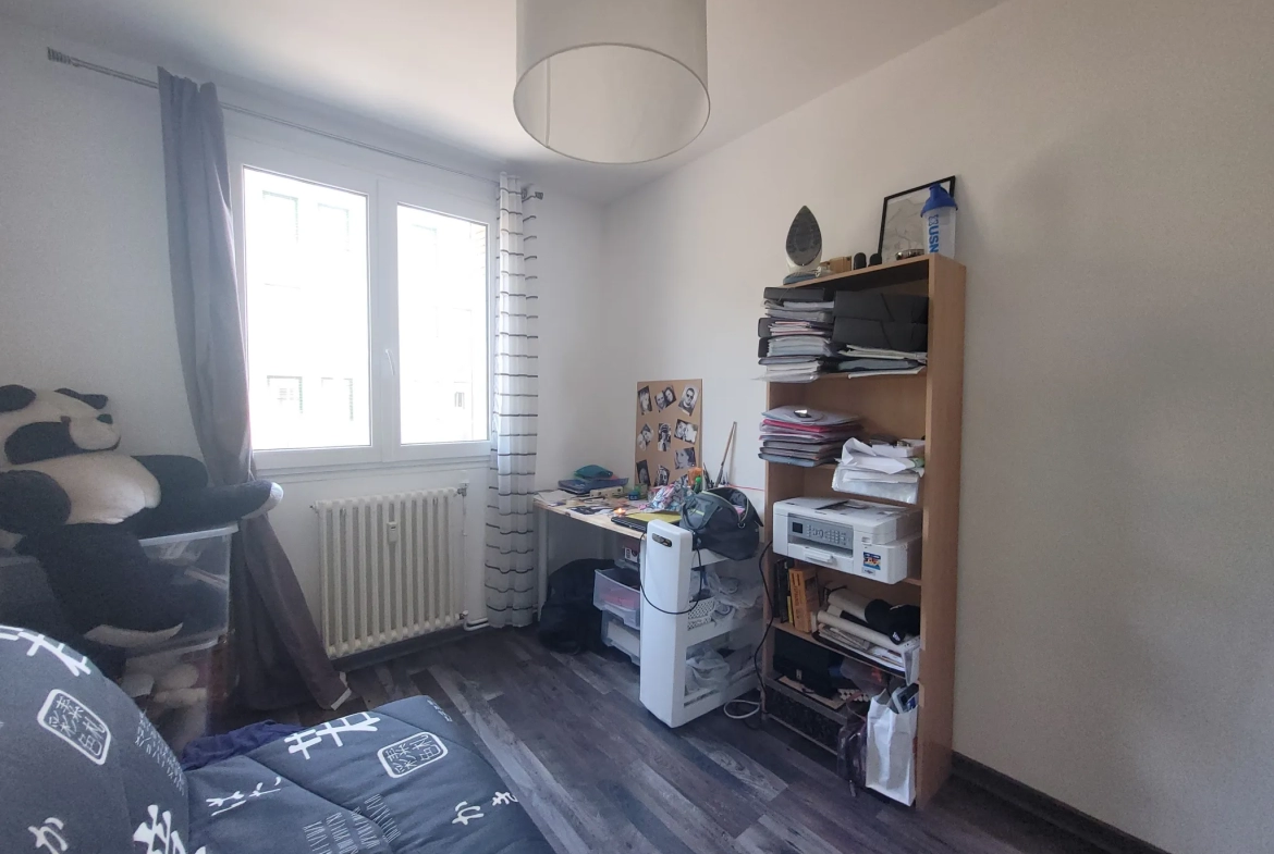 Appartement T3 avec balcon, cellier et parking 