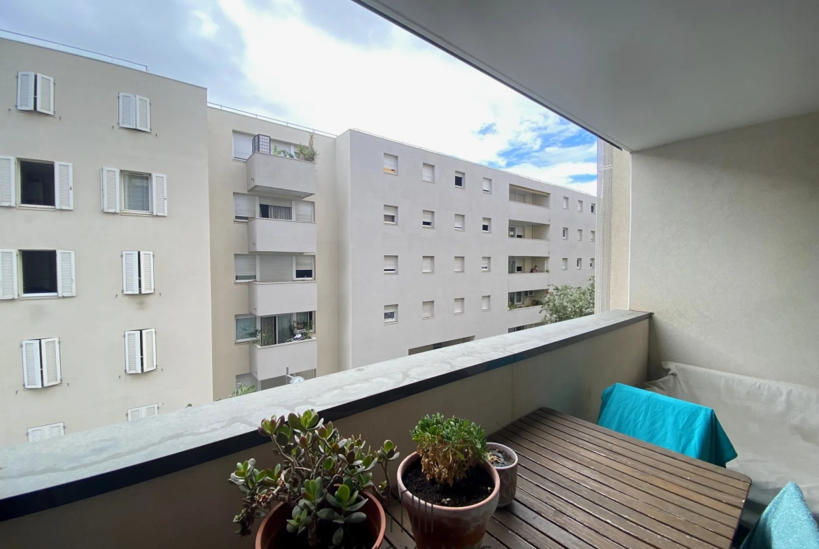 Appartement T3 Traversant avec Loggia et Garage - Montpellier Gare Saint Roch 