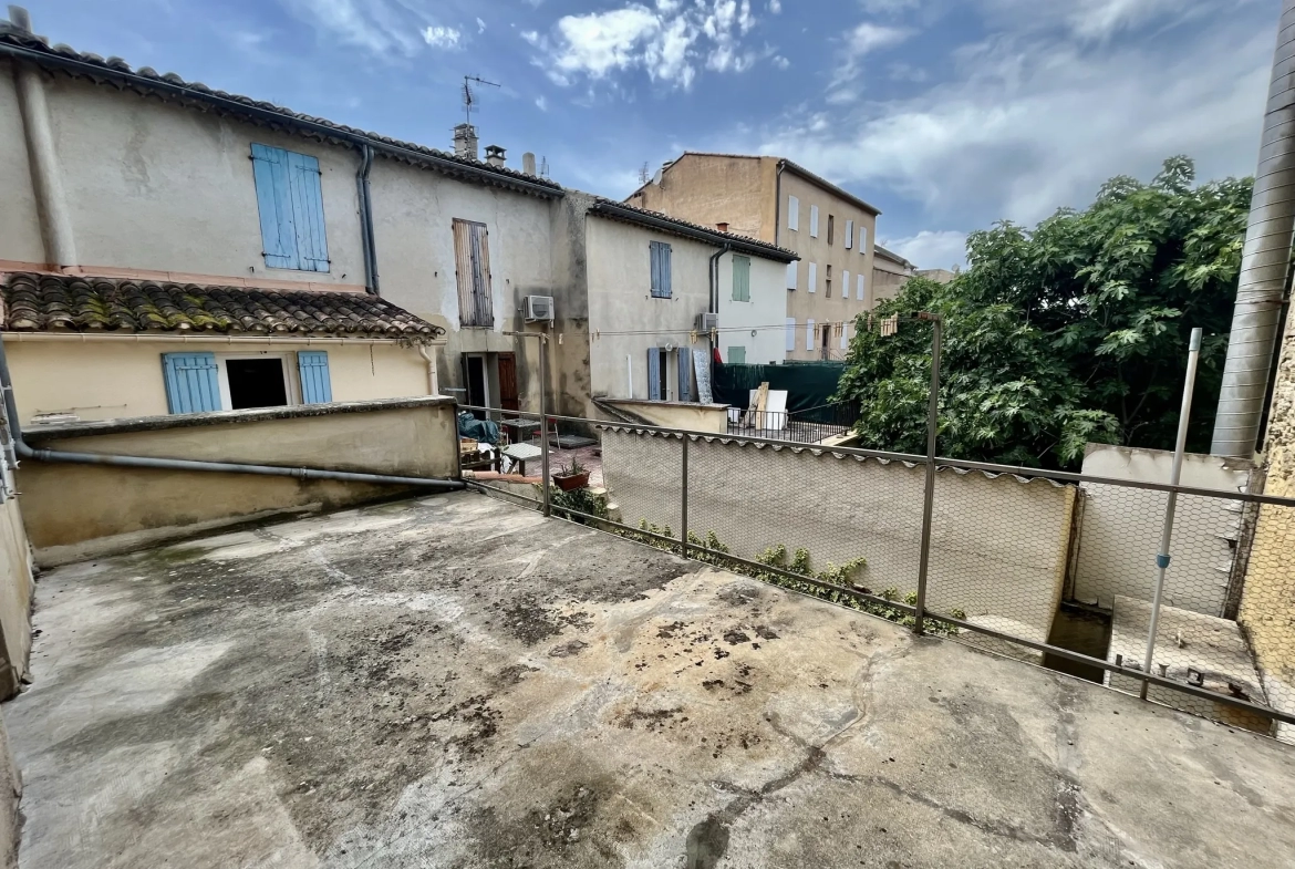 Maison de village à Malaucène avec terrasse 