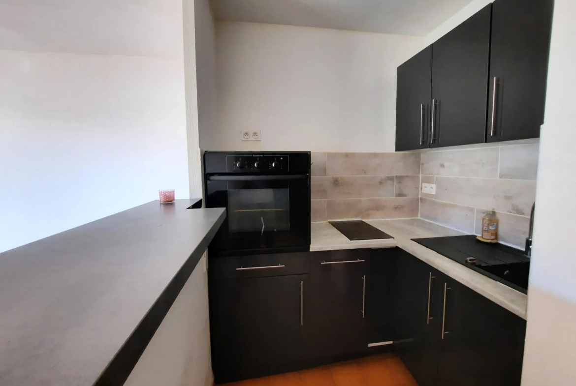 Appartement de type 2 avec parking en centre ville de Nîmes 