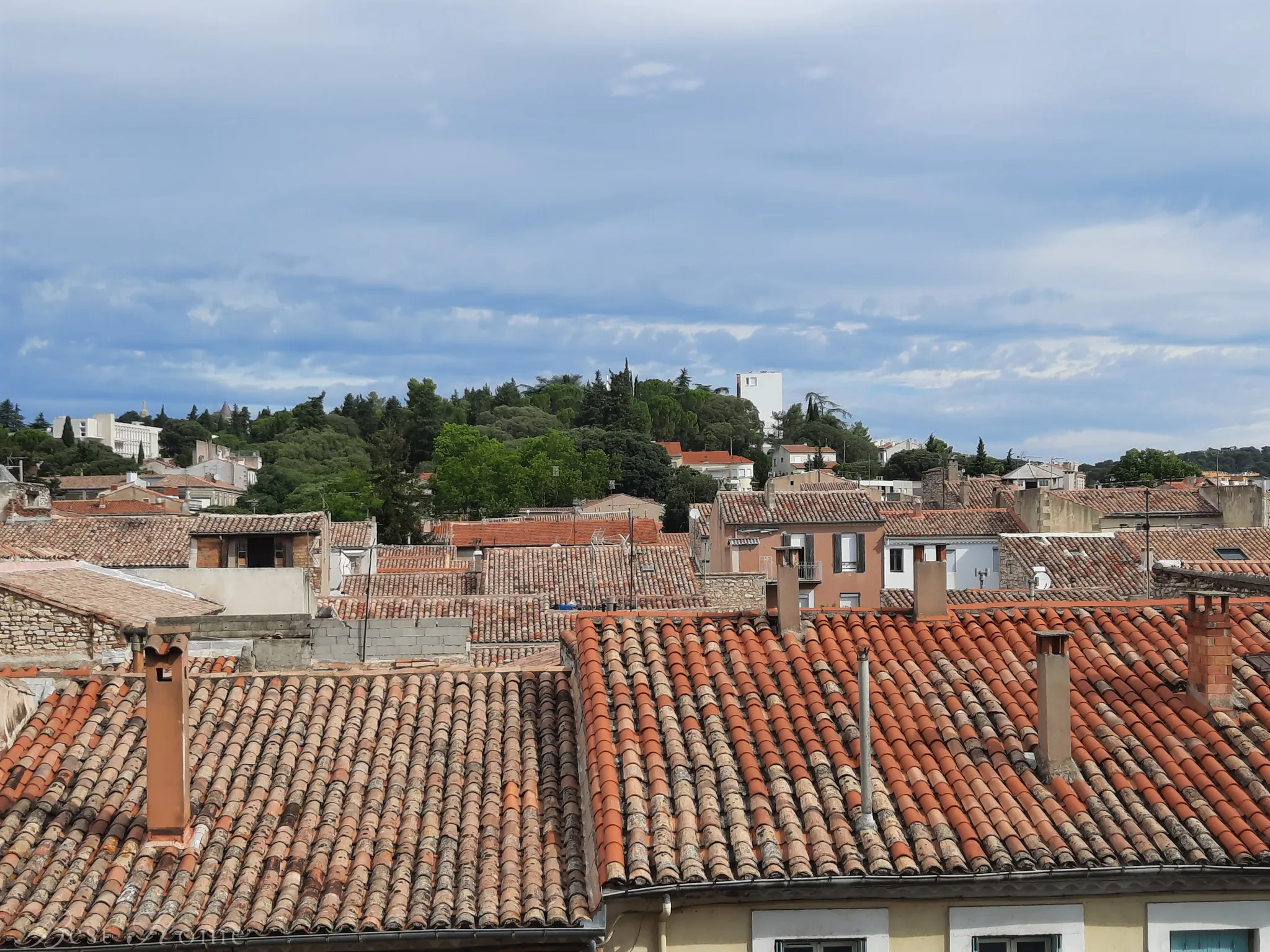 Appartement de type 2 avec parking en centre ville de Nîmes 