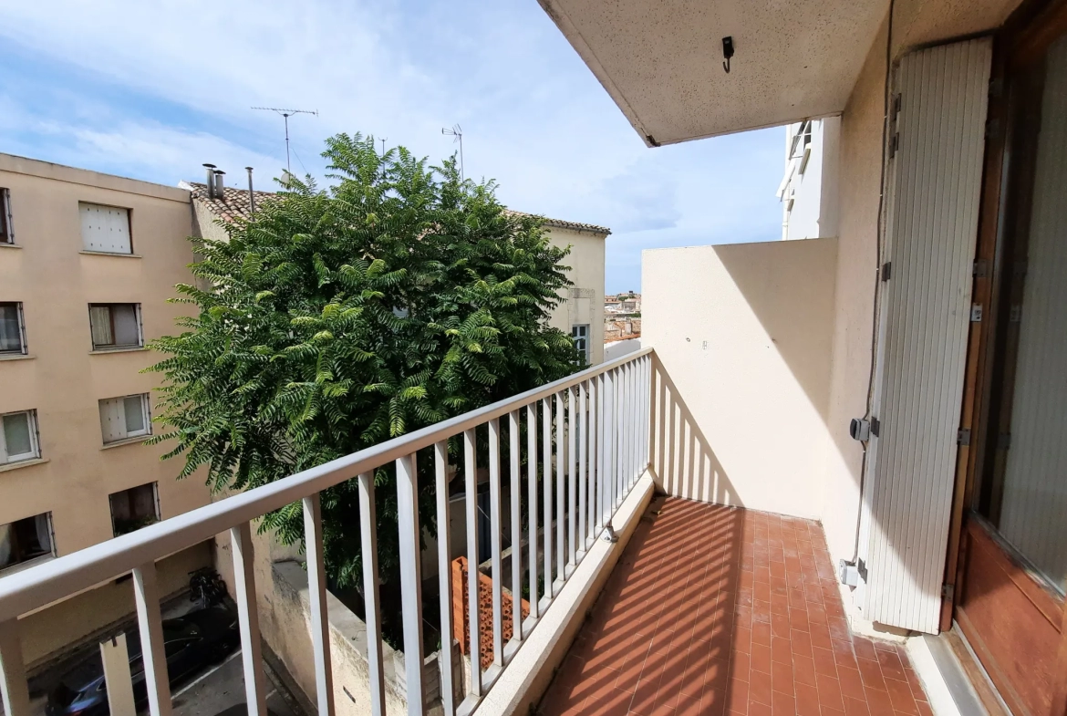 Appartement de type 2 avec parking en centre ville de Nîmes 