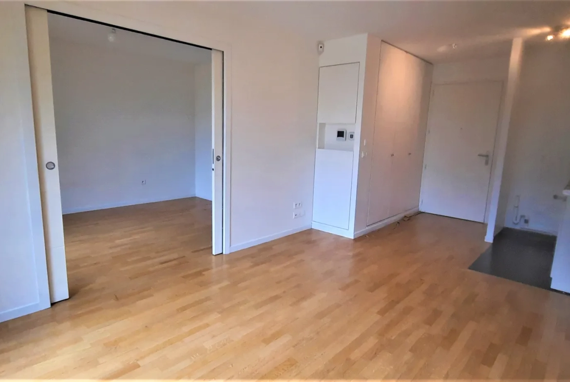 A vendre 2 pièces à Suresnes 