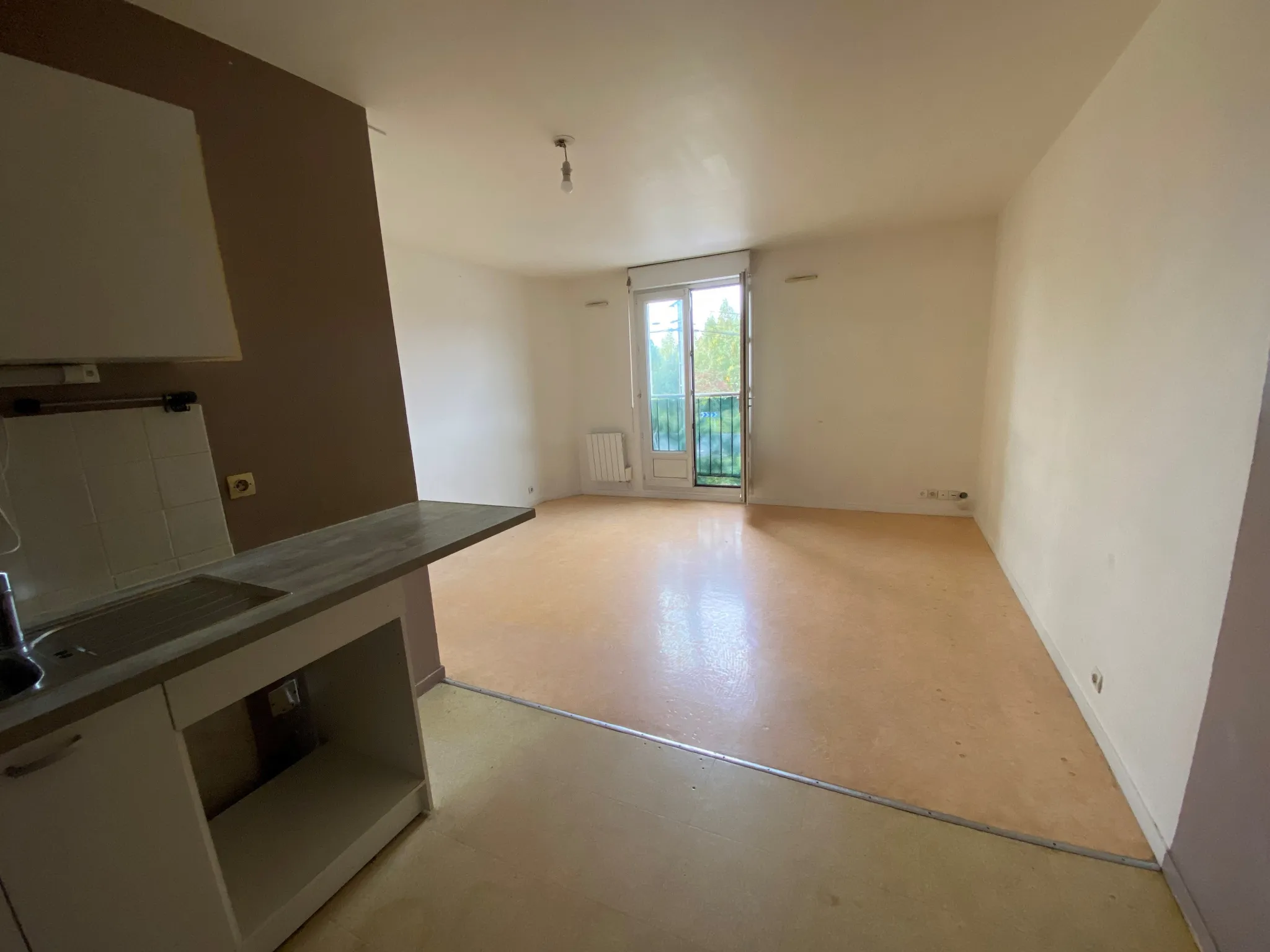 Studio de 25m2 à Viry-Châtillon - 75 000 € 