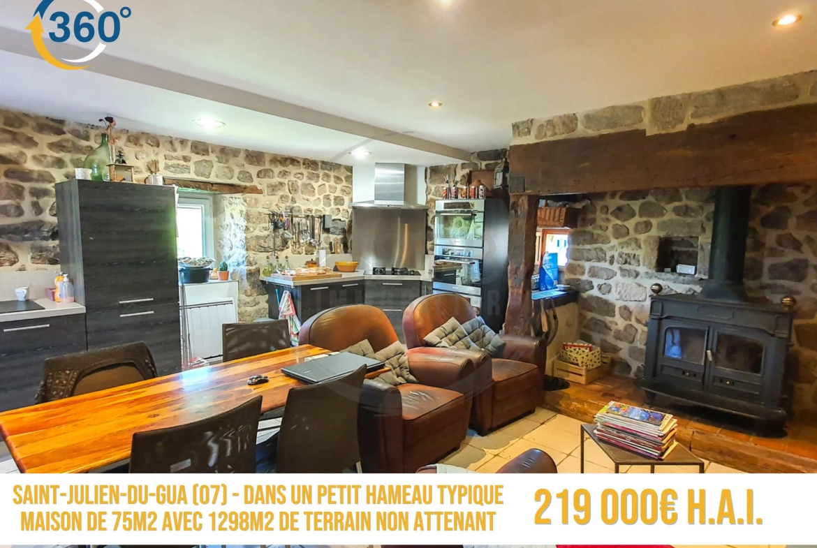 Belle maison de 75m2 sur 1298m2 de terrain à Saint-Julien-Du-Gua 