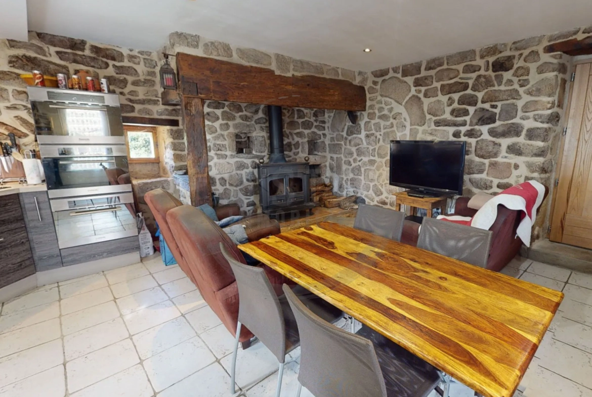 Belle maison de 75m2 sur 1298m2 de terrain à Saint-Julien-Du-Gua 