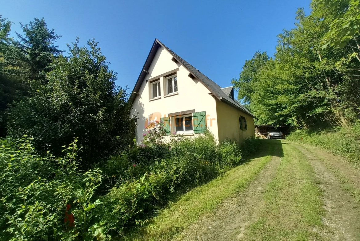 Maison avec sous-sol complet et chambre au rez-de-chaussée 