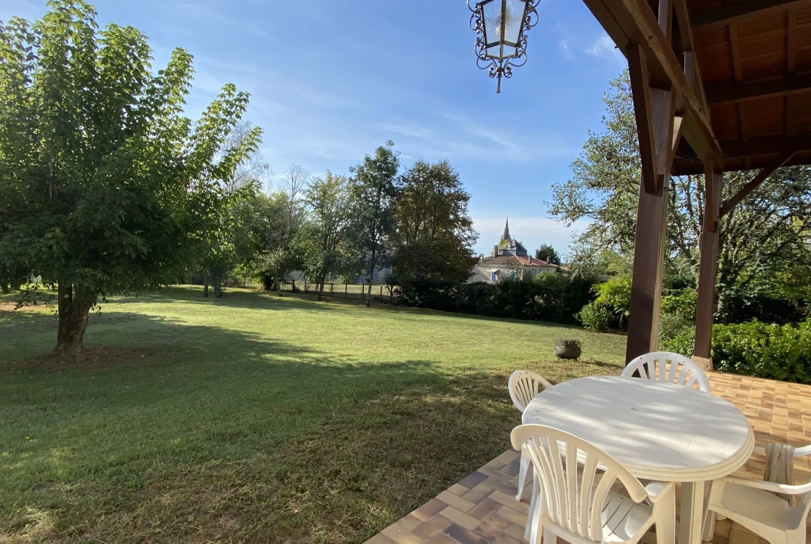 Maison T4 avec garage et dépendance sur vaste terrain à Bernos Beaulac 