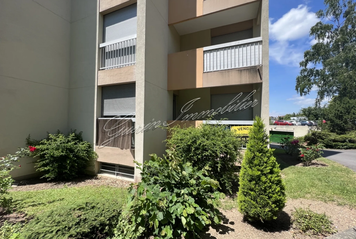 Appartement rénové avec balcon à Nevers 