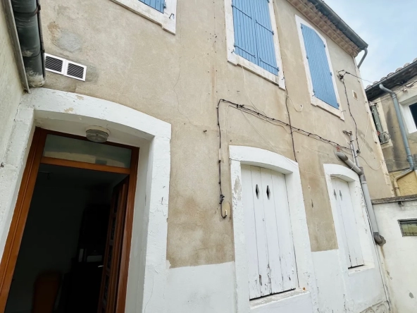 Immeuble avec cour + 2 appartements - Quartier Croix de Fer, Nîmes