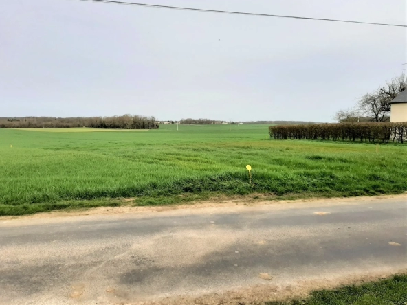 Terrain plat de 910 m2 à Orphin, Yvelines