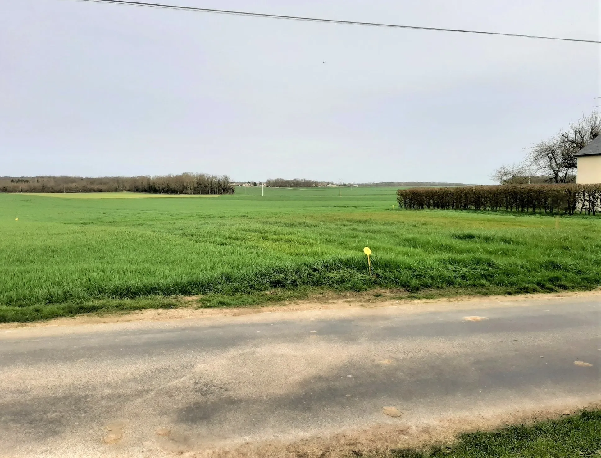 Terrain plat de 910 m2 à Orphin, Yvelines 