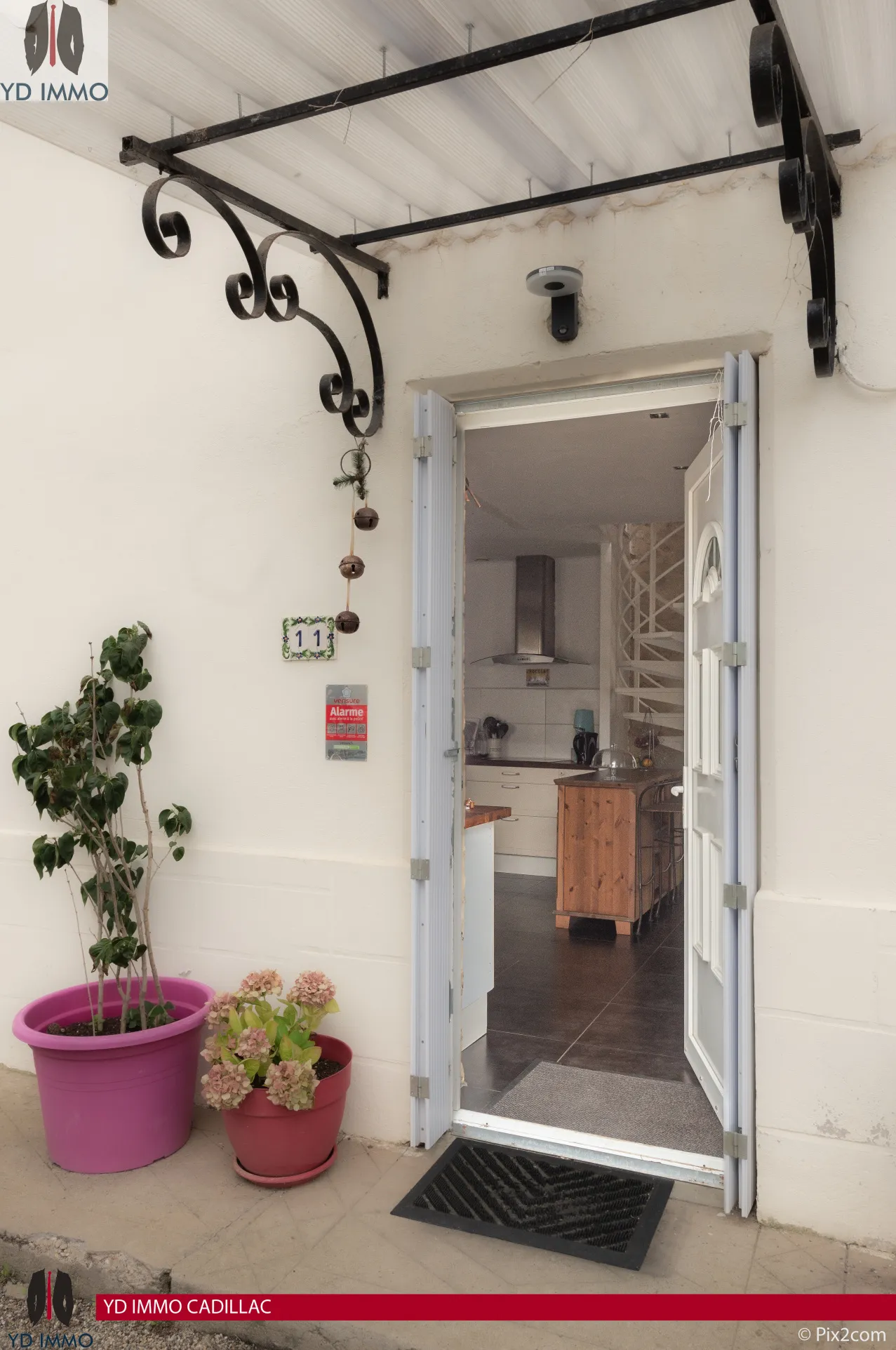 Maison en pierre à Cadillac avec 3 chambres, piscine et jardin 