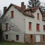 Maison à Cosne d'Allier sur +/- 4000 m2 de terrain, avec vue dégagée.