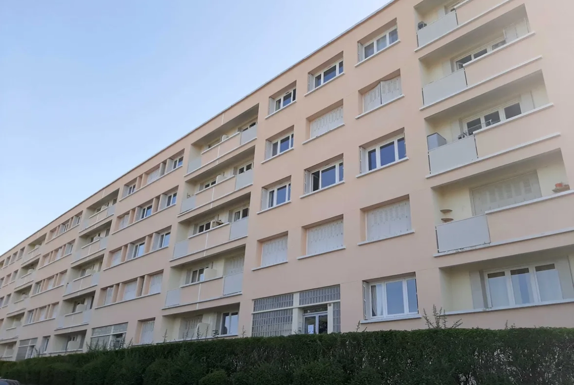 Appartement T3 à vendre à Saint-Etienne - Quartier Montplaisir - 73 m2 avec balcon 