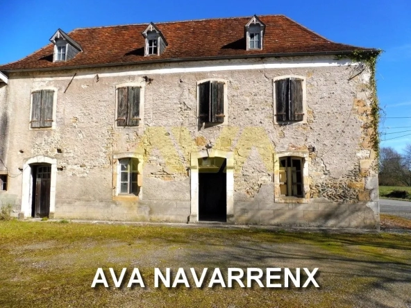 Maison béarnaise à rénover avec dépendances - Navarrenx