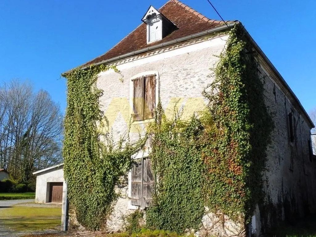 Maison béarnaise à rénover avec dépendances - Navarrenx 